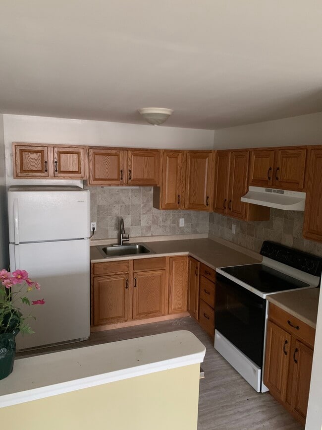 Photo - 40 Donna Dr Apartment Unit B1