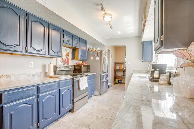 Photo - 3200 Woodlark Dr Unidad 6