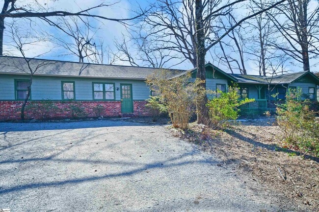 Photo - 1671 Hogback Mountain Rd