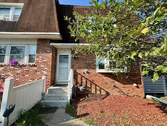 Building Photo - 56 Chaucer Ct Rental