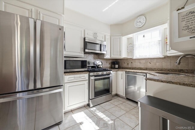 Photo - 108 Muirfield Rd