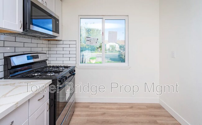 1718 Grand Ave