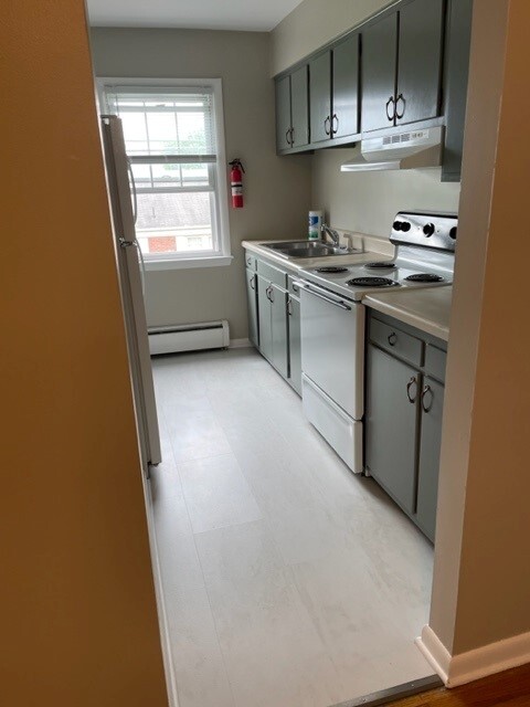 Photo - 915 Country Club Dr