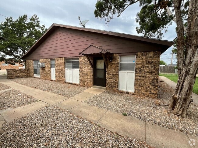 Building Photo - 113 Sasser Dr Unit Apt #3
