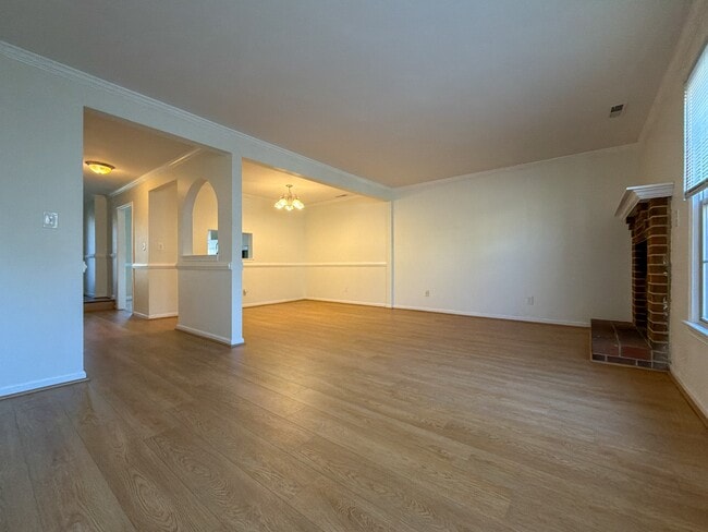 Photo - 4780 Marlwood Way