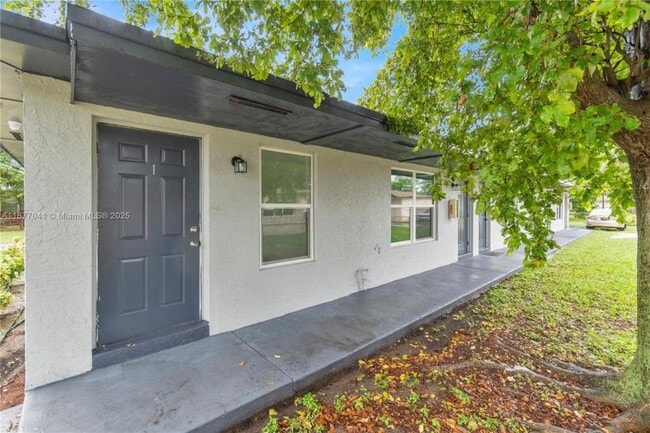Building Photo - 3 bedroom in West Park FL 33023 Rental