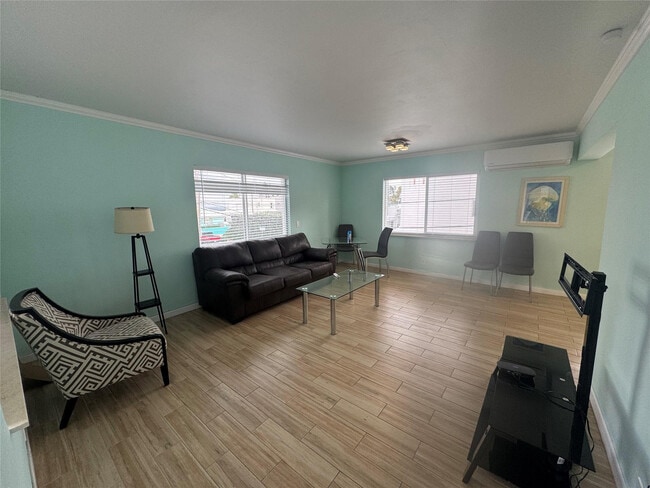 Photo - 323 Monroe St Unidad 3