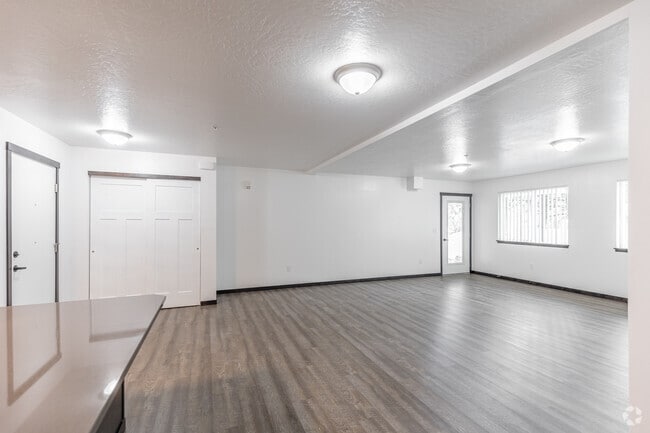 3BR, 2BA - 1354