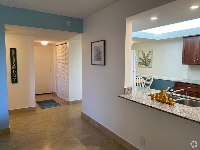 Building Photo - 2455 Lindell Blvd Unit 3408 Rental
