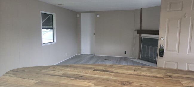 Photo - 2 Bedroom, 1 bath Mobile Home in Yorktowne...