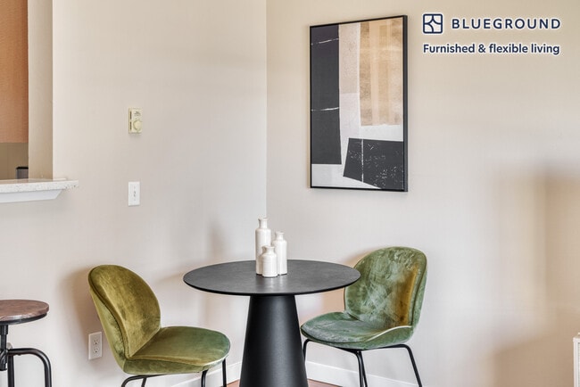 Photo - 2550 3rd Ave Unit FL7-ID418