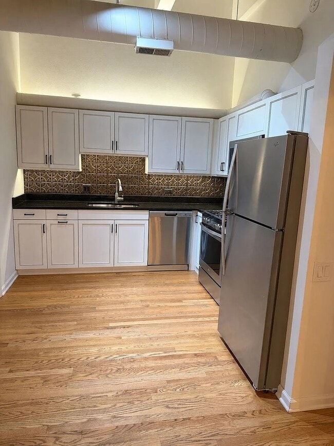 Photo - 312 N May St Unit 4H