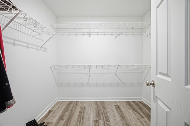Photo - 2948 Lashmit Dr