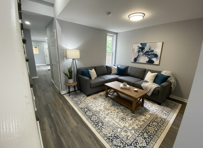 Photo - 1911 Fontain St