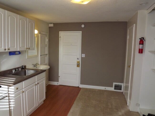 Photo - 115 N Park St