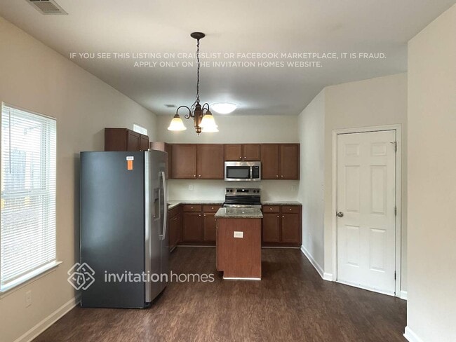 Photo - 319 Village Broad St