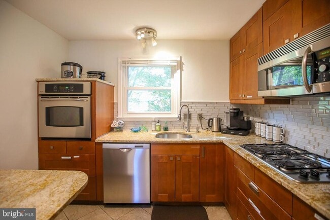 Building Photo - 746 S Granada St Rental