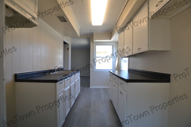 Photo - 1251 W Marion St