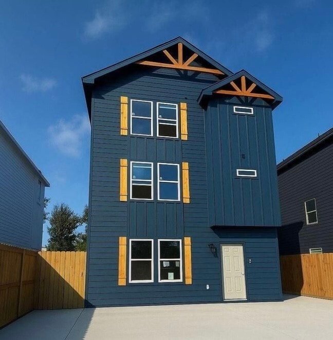 Building Photo - 8021 Birmingham St