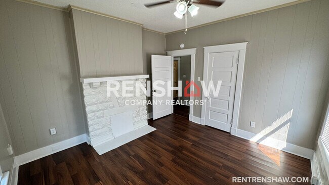 Photo - 696 Decatur St