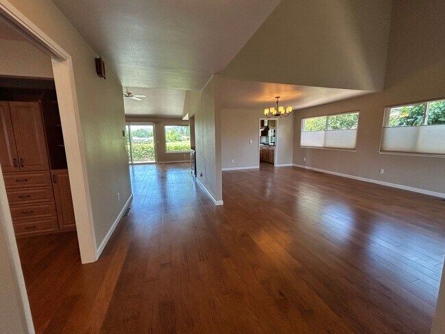 Photo - 329 Oak Leaf Cir