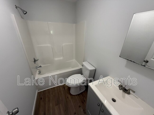 Photo - 2320 Shade Tree St Unit 1