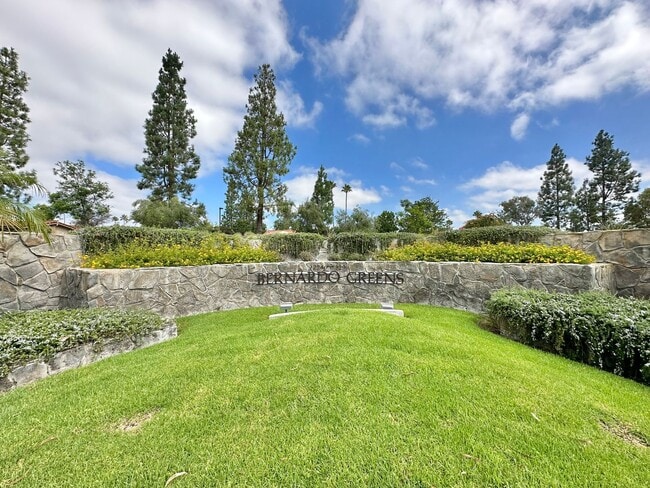 Building Photo - Spacious 2BD Condo in Bernardo Greens with Garage! Unit 5207