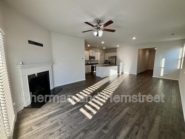 Photo - 248 Expedition Dr