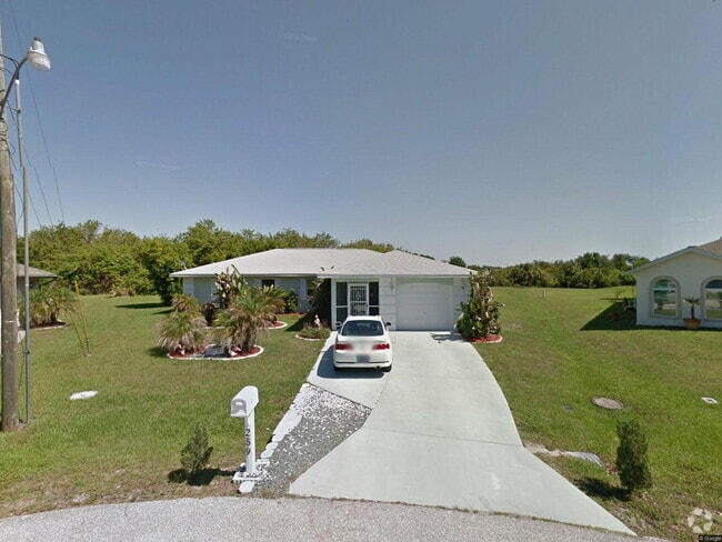Building Photo - "Charming 4-Bedroom Oasis with 3 Full Bath... Rental