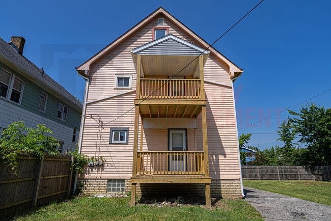 Photo - 3633 E 153rd St Unit Upper