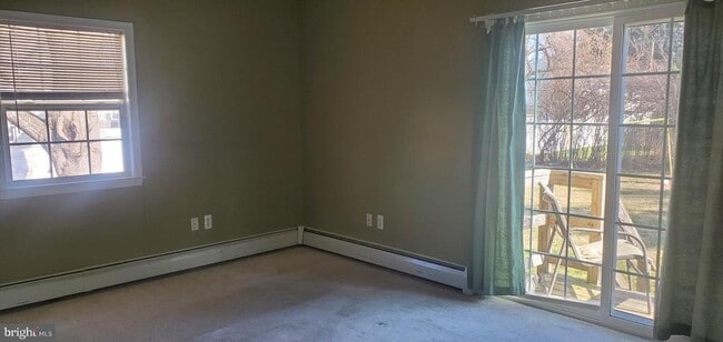 Building Photo - 357 Fir St