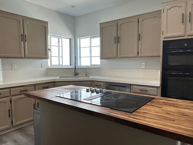 Photo - 2835 Cherry Hills Dr