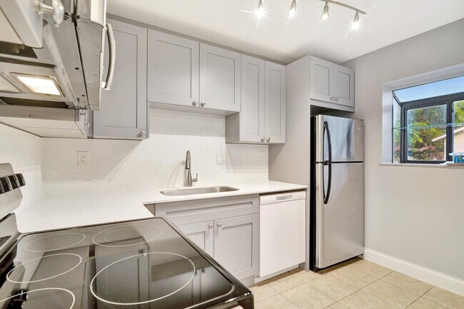 Photo - 116 Gardens Dr Unit 202