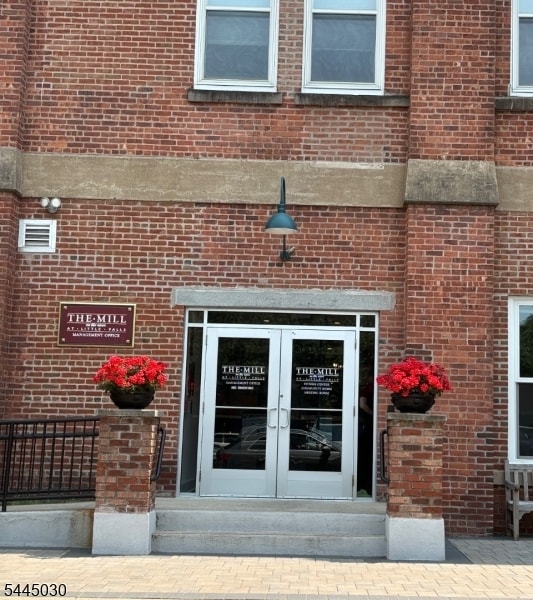 Photo - 280 Main St