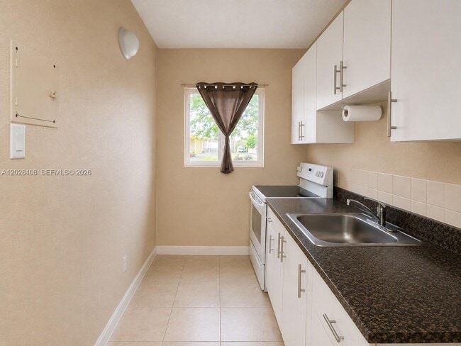 Photo - 520 SW 6th Ave Unit 2