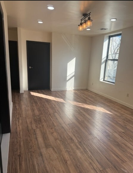 Building Photo - 182 Ferry St Unit 2R