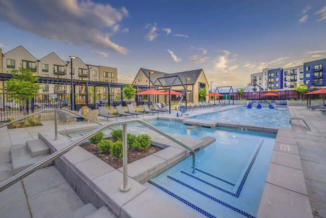 Pool - NOVEL Daybreak by Crescent Communities Apartments