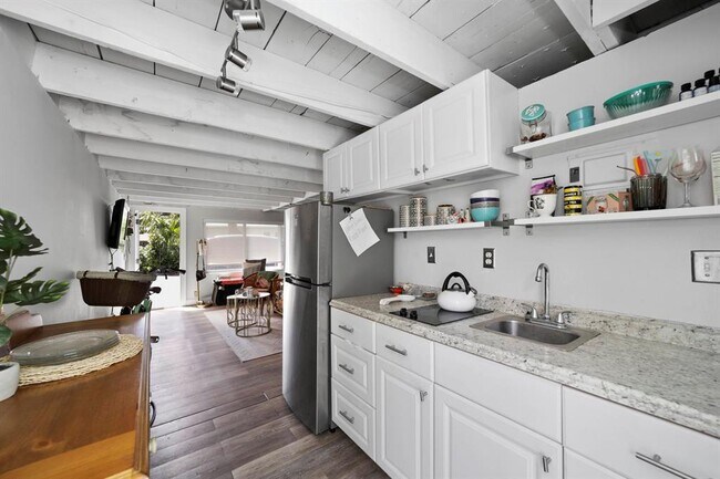 Photo - 1972 NE 35th St Unidad Efficiency