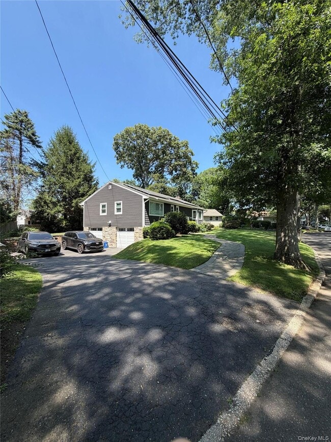 6 Raphael St