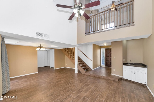 Photo - 5726 N 10th St