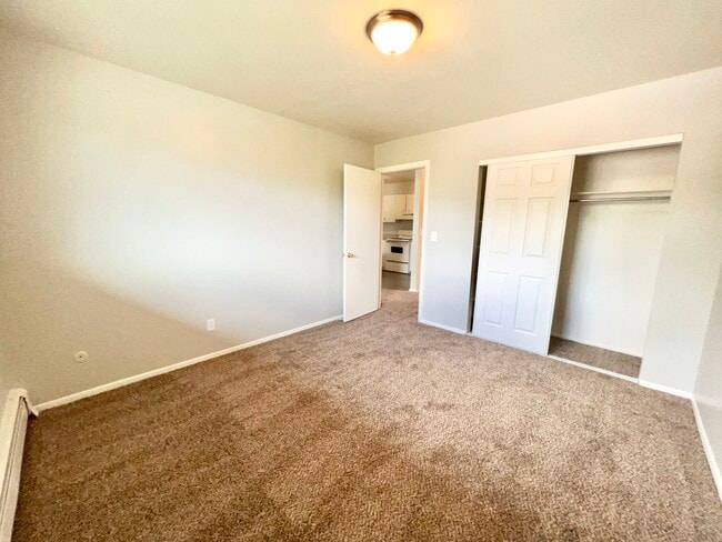 Crestmoor Apartments