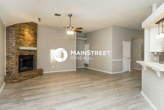 Photo - 3 Bedroom Pet-Friendly Home in Edmond, OK ...