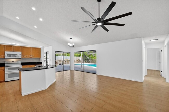 Building Photo - 9721 Majestic Way Rental