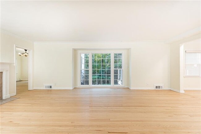 Photo - 200 W Paces Ferry Rd NW