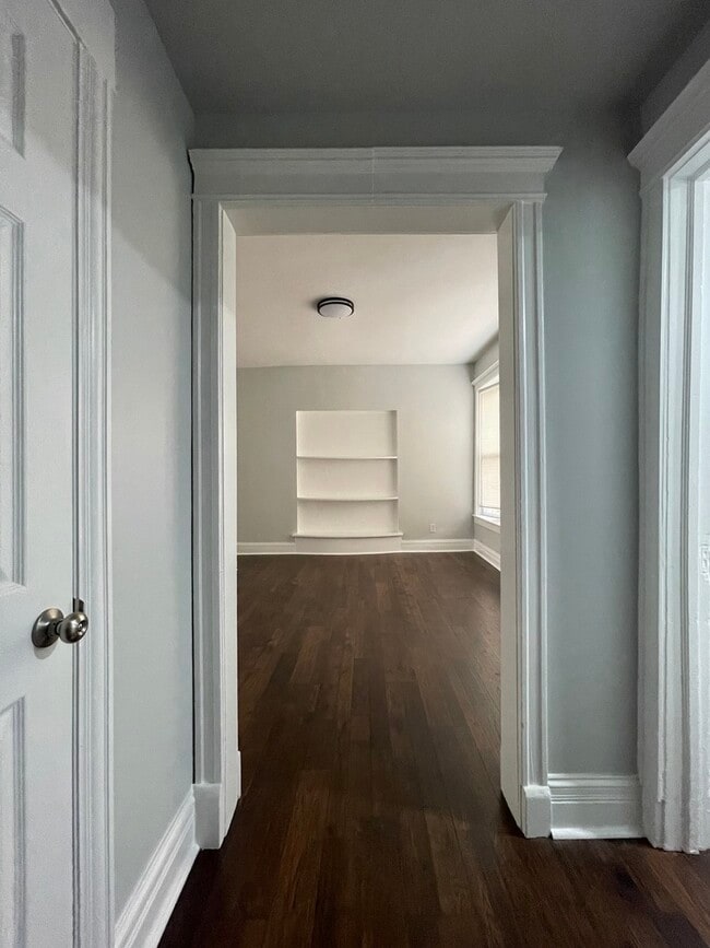 Photo - 916 W 68th St Unit 2W