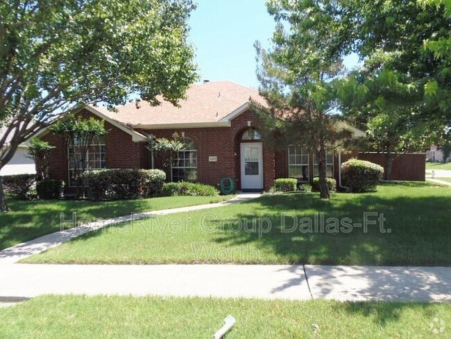 Building Photo - 2300 Granbury Dr Rental