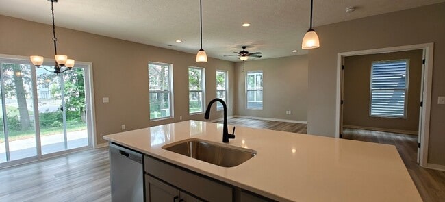 Photo - 3686 Shoal Way