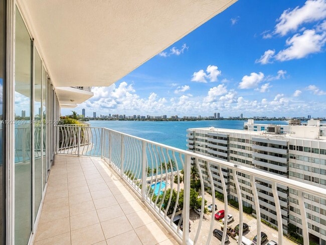 Building Photo - 7601 E Treasure Dr Unit 1505