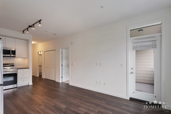 Photo - Brand New Beautiful 1 Bed + Den Condo in Fleetwood Surrey Near Parks, Library and Everyday Conven... Unité 420