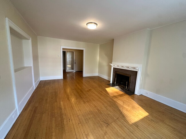 Building Photo - 1030 N Marshall St Rental